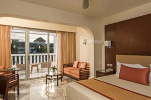 Junior Suite Deluxe at Grand Sunset Princess All Suites & Spa Resort 
